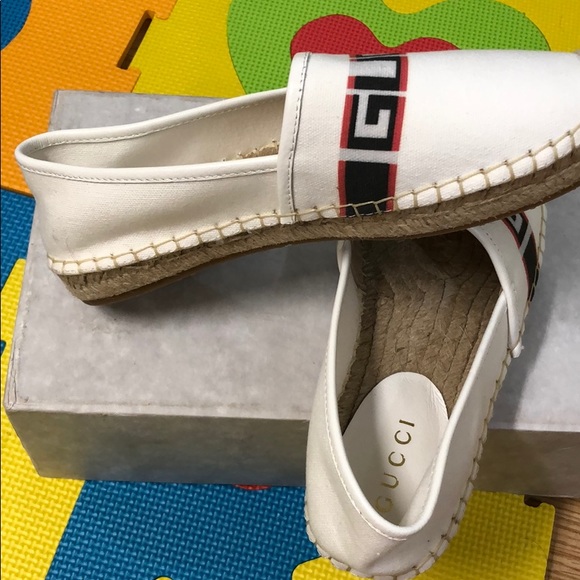 Gucci shoe/authentic - Picture 2 of 2